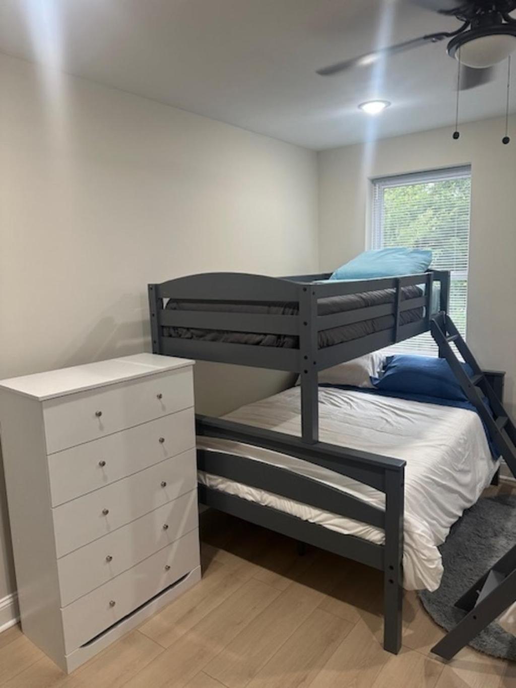Holiday home Modern 4 Bedroom -Mins To Stadiums, Harbor & Jhu *